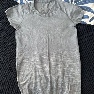2/$15 - Lululemon Swiftly Tech Short Sleeve